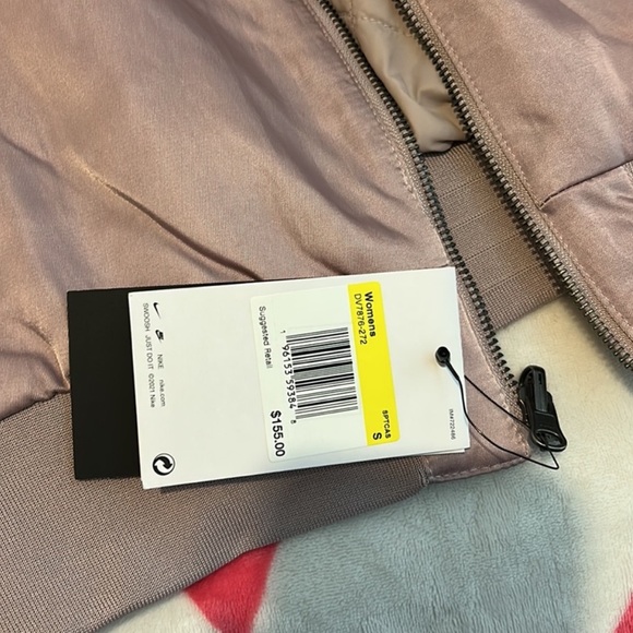 NIKE WOMEN’S REVERSIBLE VARSITY BOMBER JACKET - Picture 10 of 10